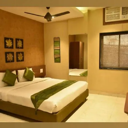 Ash Luxury Hotel With View Of Taj Mahal